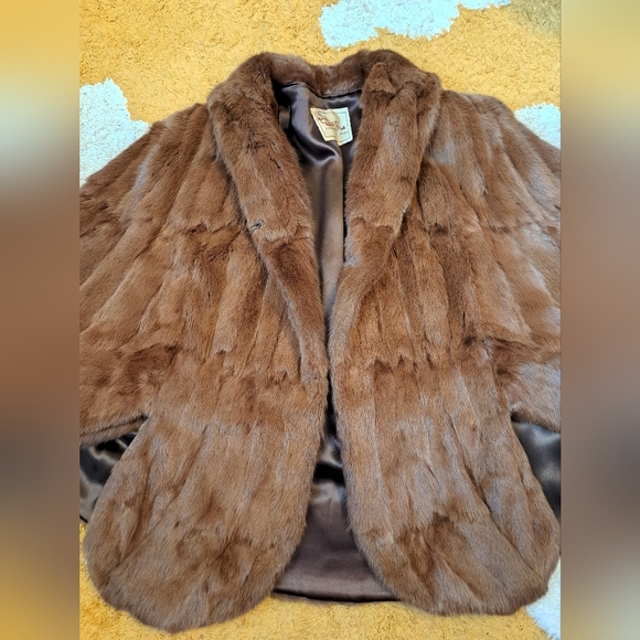 Gorgeous real fur poncho cape, brown muskrat - Picture 15 of 16